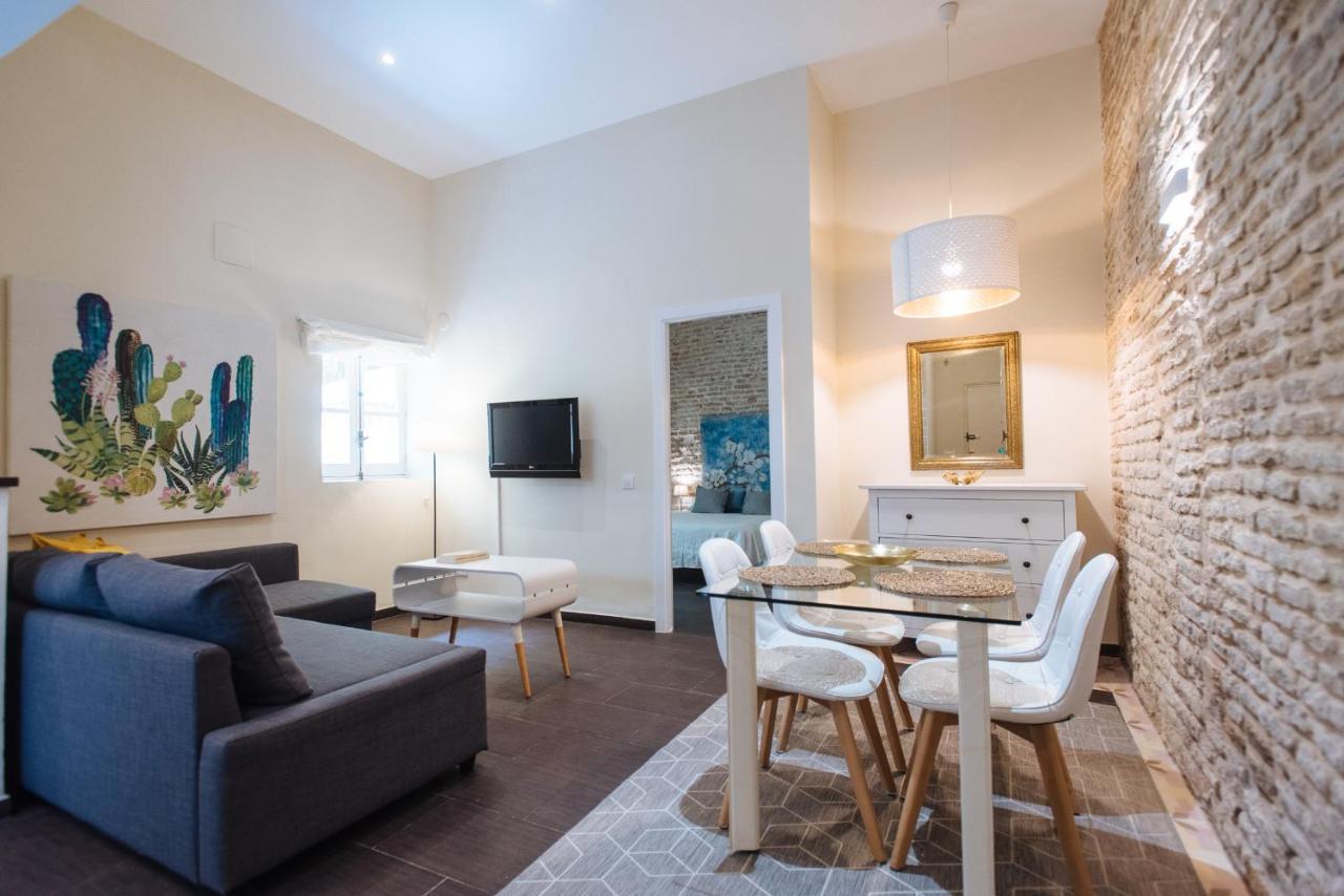 Cozy Apartment In House-Palace With Private Patio Севилья Экстерьер фото