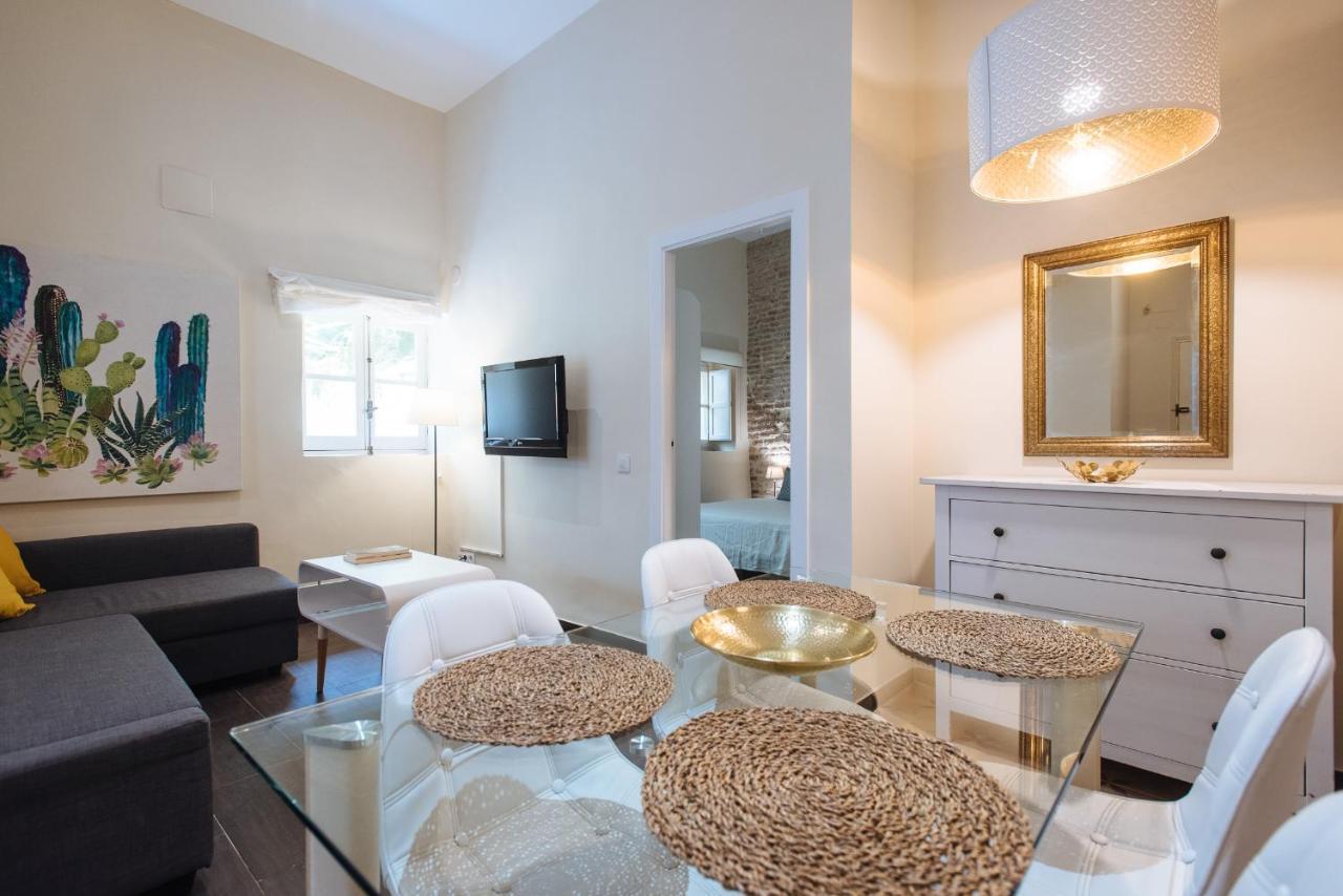 Cozy Apartment In House-Palace With Private Patio Севилья Экстерьер фото