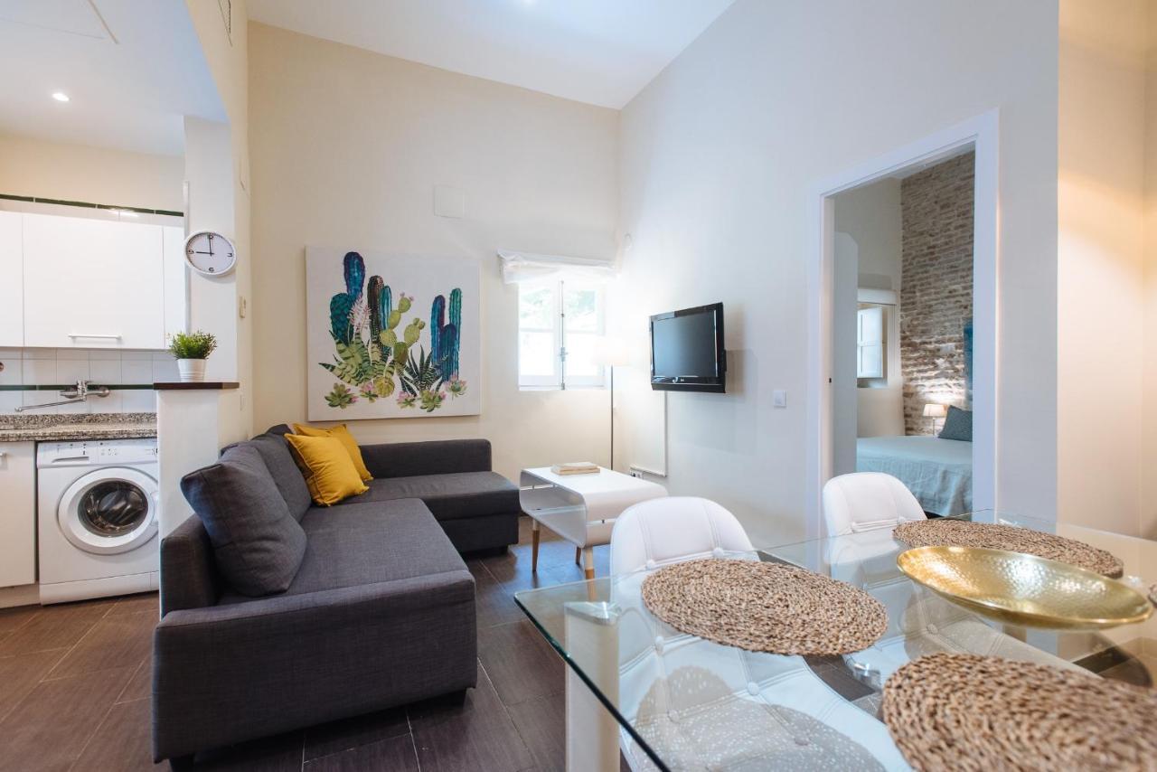 Cozy Apartment In House-Palace With Private Patio Севилья Экстерьер фото